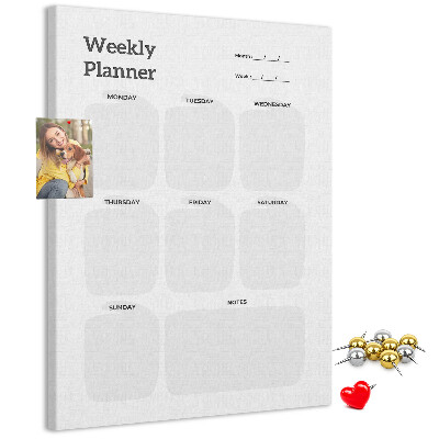 Weekplanner met lege velden bedrukt op kurk