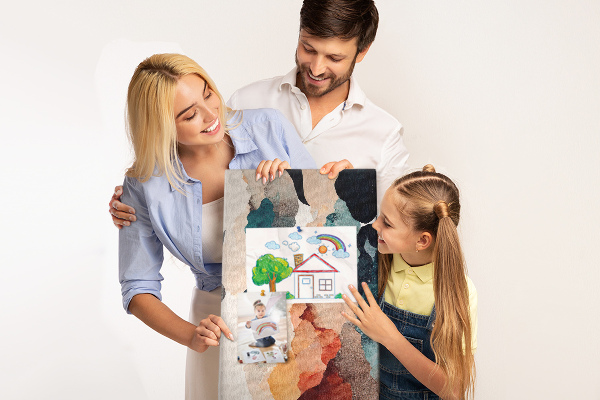 Kurk prikbord met abstracte vlekken in ingetogen kleuren