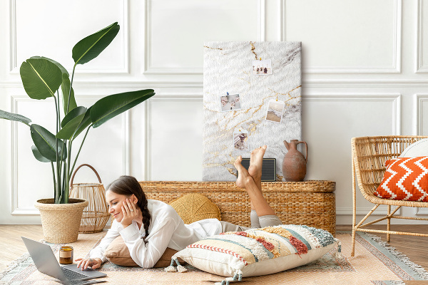 Prikbord van kurk in elegant marmer met gouden aderen