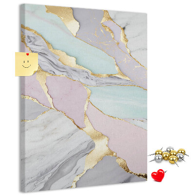 Prikbord van kurk met een elegante combinatie van marmer en pasteltinten