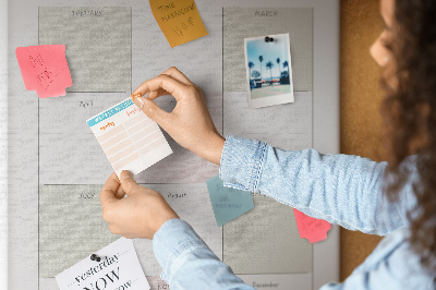 Kurken prikbord jaarplanner met een minimalistisch ontwerp