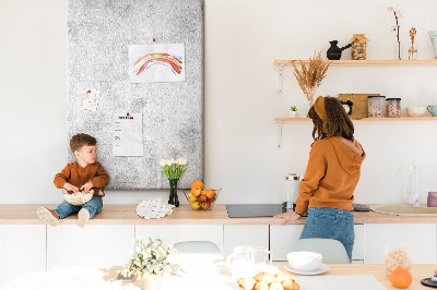 Kurk met bedrukking minimalistisch grijs met een betontextuur