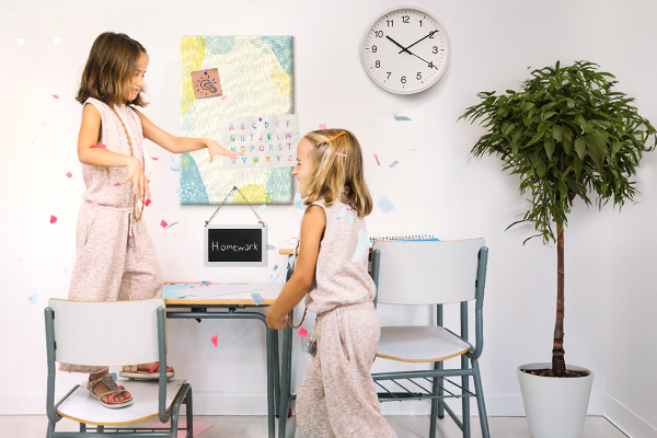 Kurk met bedrukking kleurrijke vormen in delicate tinten