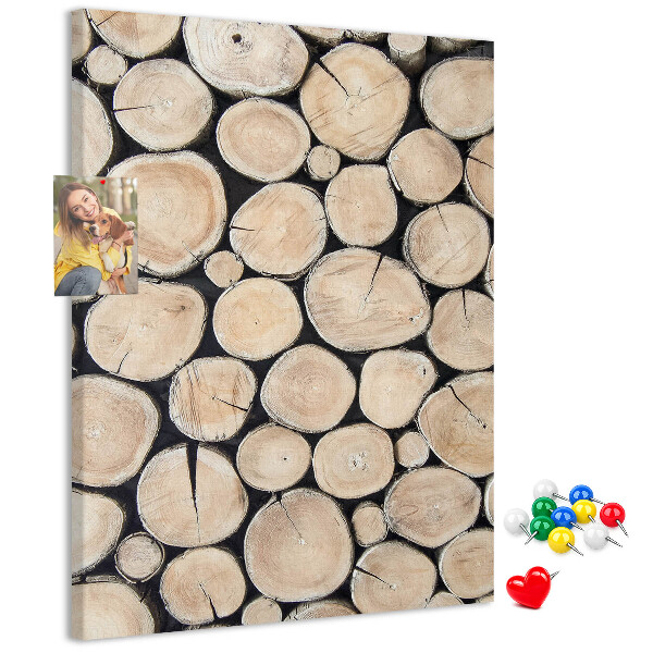 Kurken memobord met houten frame in een natuurlijke opstelling