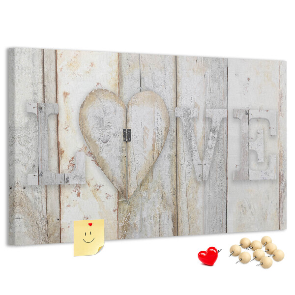 Kurk prikbord met houten plaquette met het woord 'liefde'