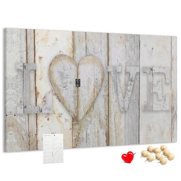 Kurk prikbord met houten plaquette met het woord 'liefde'