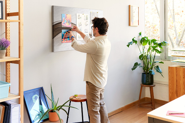Prikbord met golven in tinten bruin en beige