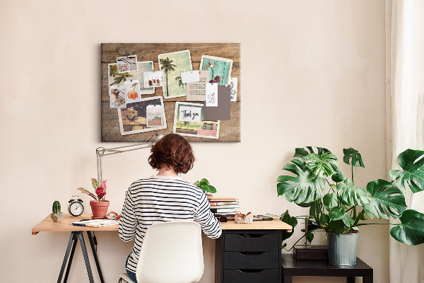 Kurkbord met souvenirfoto's van een tropische vakantie