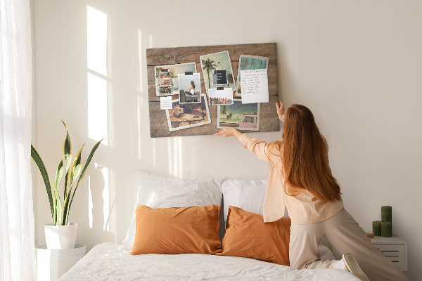 Kurkbord met souvenirfoto's van een tropische vakantie