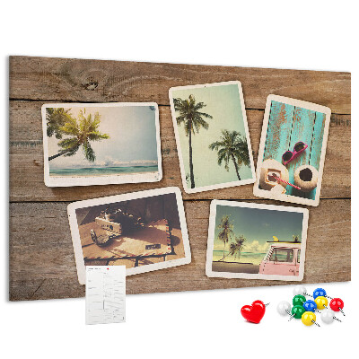 Kurkbord met souvenirfoto's van een tropische vakantie