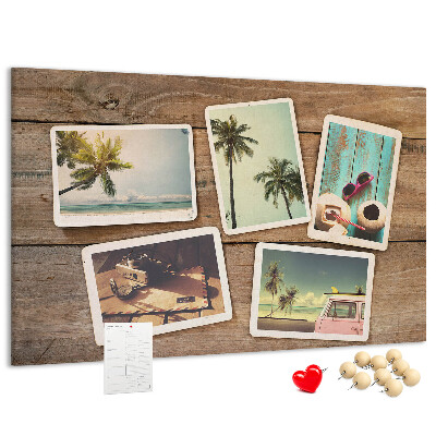 Kurkbord met souvenirfoto's van een tropische vakantie