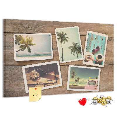 Kurkbord met souvenirfoto's van een tropische vakantie