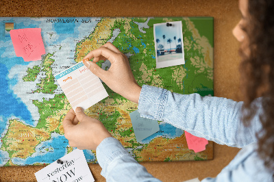 Kurk prikbord met een kaart van Europa en geografische aanduidingen