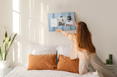 Prikbord stijlvol HOME-opschrift op een blauwe achtergrond