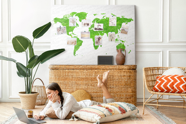Prikbord wereldkaart in groene gazonstijl