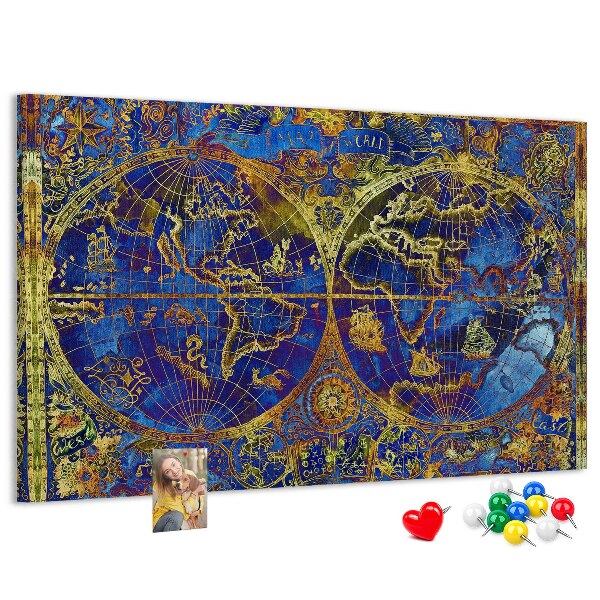 Prikbord met een oude wereldkaart in rijke kleuren