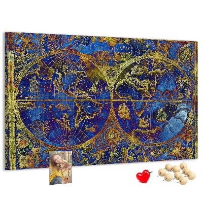 Prikbord met een oude wereldkaart in rijke kleuren