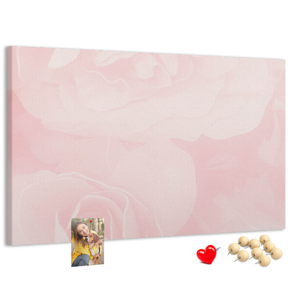 Kurkbord met een achtergrond van fijne roze rozen