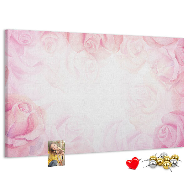 Kurk prikbord met een achtergrond van fijne roze rozen