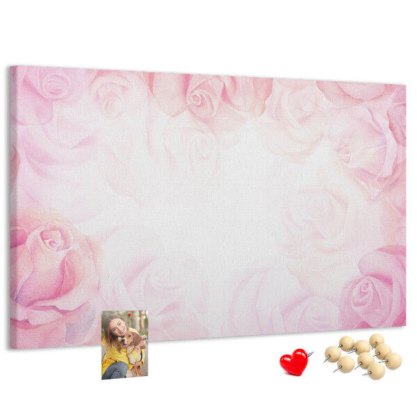 Kurk prikbord met een achtergrond van fijne roze rozen