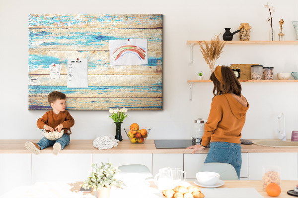 Kurkbord met rustieke planken in blauwe tinten