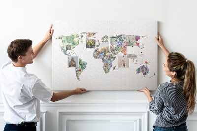 Kurkbord met een wereldkaart van bankbiljetten
