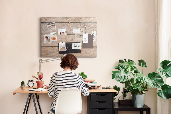 Kurk prikbord met een motiverend motief op een houten achtergrond