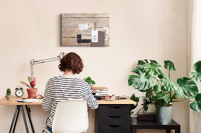 Kurk prikbord met een motiverend motief op een houten achtergrond