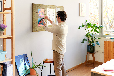 Prikbord met een oude wereldkaart met continenten