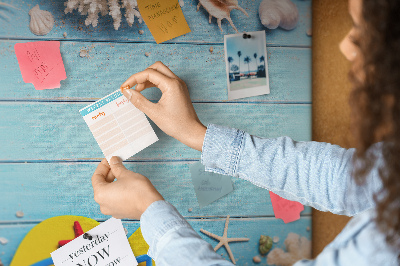Prikbord zomerherinneringen aan het strand met schelpen