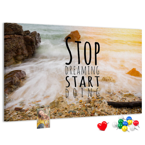 Kurk prikbord met een motief dat inspireert tot activiteiten aan zee