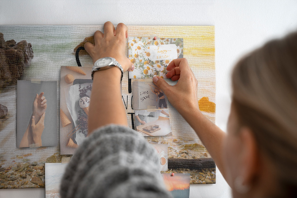 Kurk prikbord met een motief dat inspireert tot activiteiten aan zee