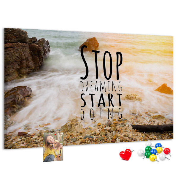 Kurk prikbord met een motief dat inspireert tot activiteiten aan zee