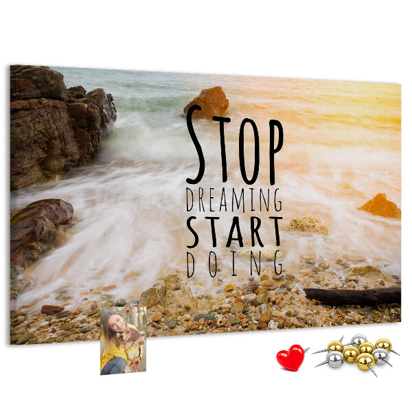 Kurk prikbord met een motief dat inspireert tot activiteiten aan zee
