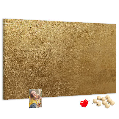 Kurk prikbord met een gouden textuur in een minimalistische stijl