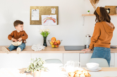 Kurk prikbord met een gouden textuur in een minimalistische stijl