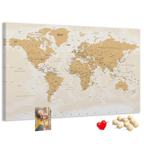 Kurkbord wereldkaart met locatieaanduidingen