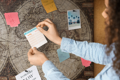 Kurkbord met een kaart van de oude wereld en geografische details