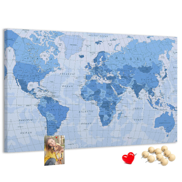 Prikbord wereldkaart in verschillende blauwtinten
