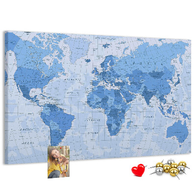Prikbord wereldkaart in verschillende blauwtinten