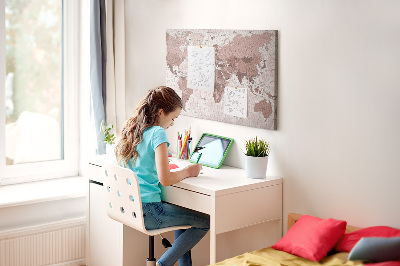 Kurkbord wereldkaart in verschillende tinten roze