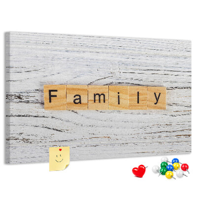 Kurkbord familieherinneringen op een houten achtergrond