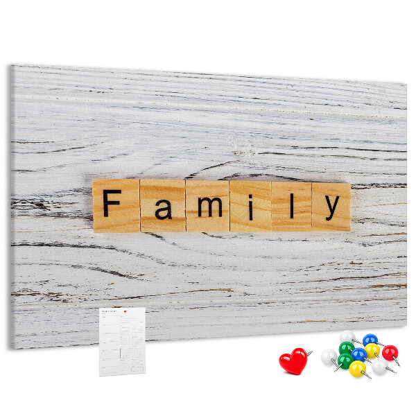 Kurkbord familieherinneringen op een houten achtergrond