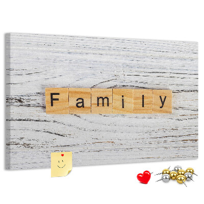 Kurkbord familieherinneringen op een houten achtergrond