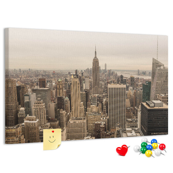 Prikbord met de skyline van New York en wolkenkrabbers