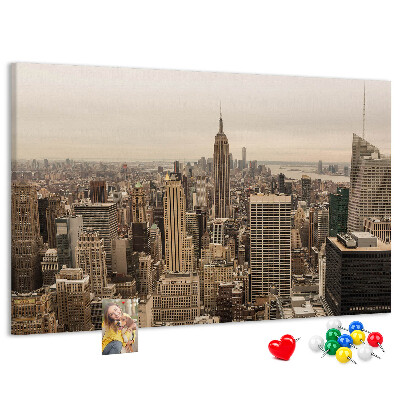 Prikbord met de skyline van New York en wolkenkrabbers