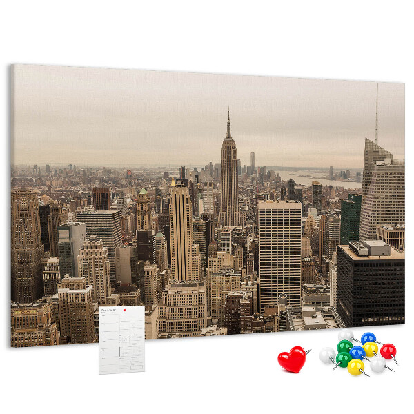 Prikbord met de skyline van New York en wolkenkrabbers