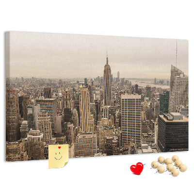 Prikbord met de skyline van New York en wolkenkrabbers