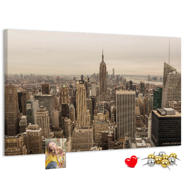 Prikbord met de skyline van New York en wolkenkrabbers