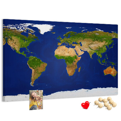 Wereldkaart prikbord met gekleurde spelden